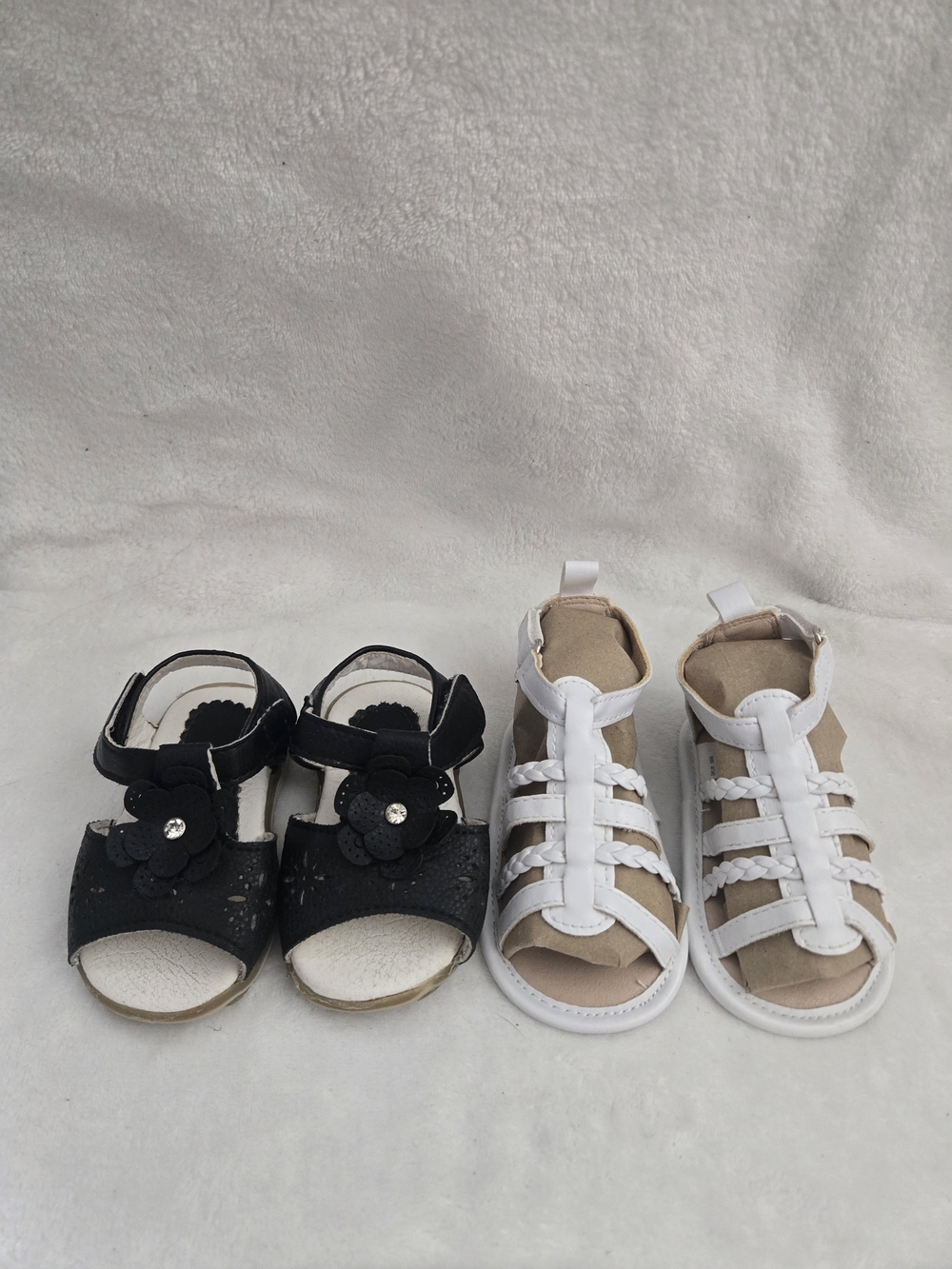 Kids Open-Toe Sandals in Black and White Bundle Size 3 Baby Girl